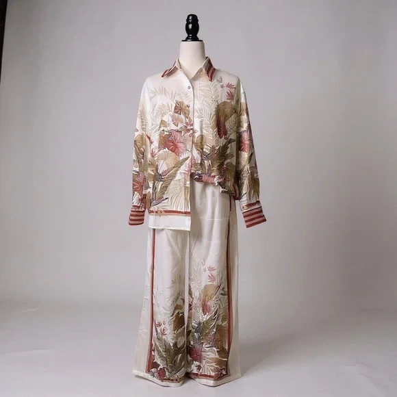 Floral Print Women’s Linen Set - Picture 7 of 9